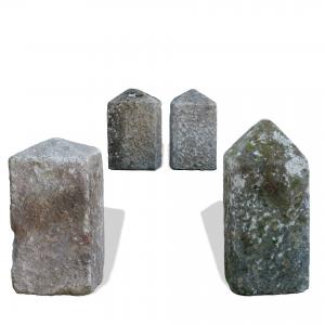Colunas antigas de pedra. Época de 1800.